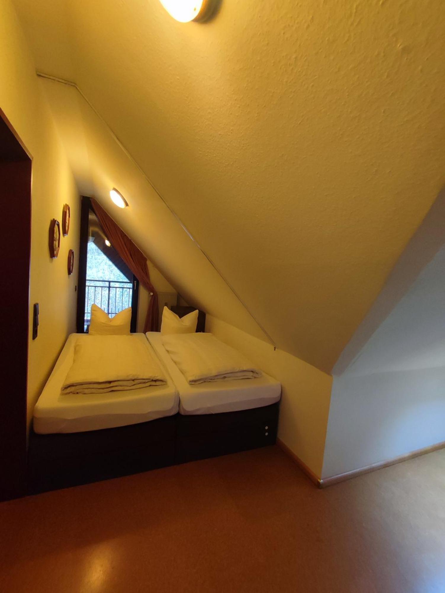 Panorama Oase Ferienwohnung Mit Blick Auf Mosel Und Reichsburg Кохем Екстериор снимка